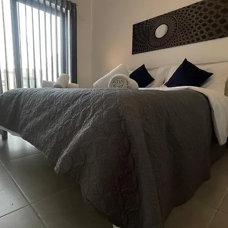 Dainty ,penthouse 16 * מסידה