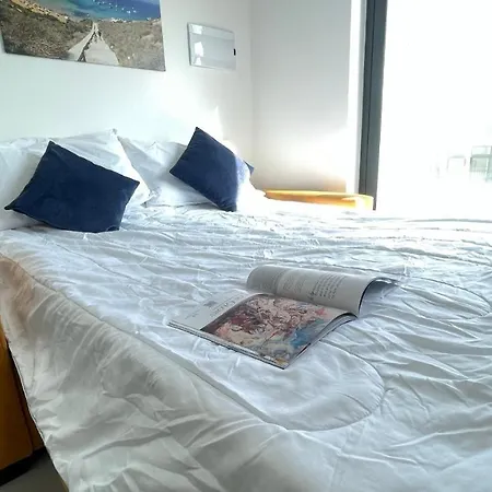 Dainty ,penthouse 16 דירה