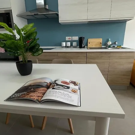 דירה Dainty ,penthouse 16 *